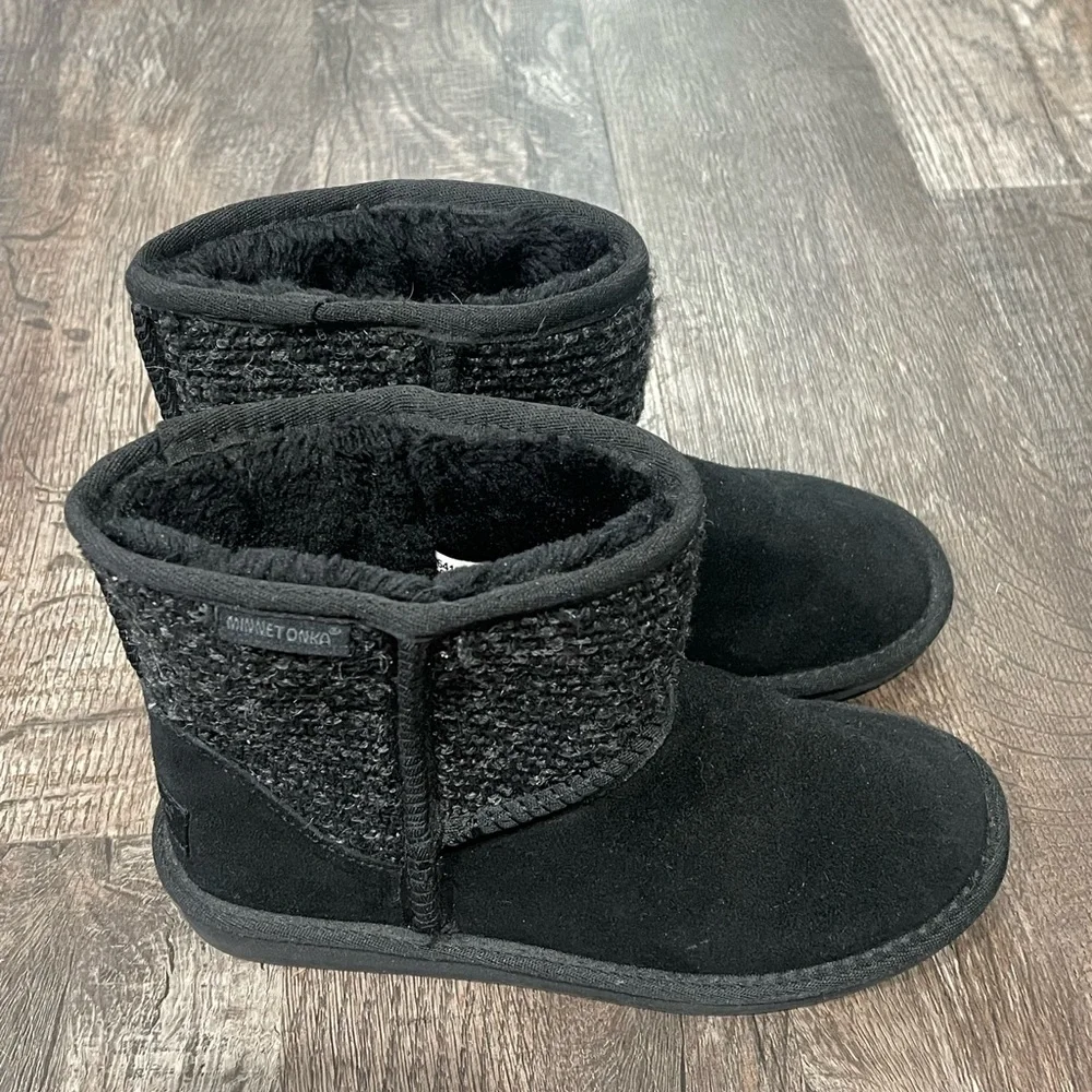 Minnetonka Black Winter Boots